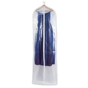 Der Brautkleidsack mit transparenter Vorderseite und Vliesrückseite ist besonders elegant und ist auf der Vliesseite zusätzlich bedruckbar.