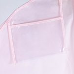 Unsere Brautkleidhülle in Rosa ist mit eigenem Logo bedruckbar, ein besonders nachhaltiger Werbeträger und mit Einstecktasche, Seitenkeil und Reißverschluss ausgestattet.